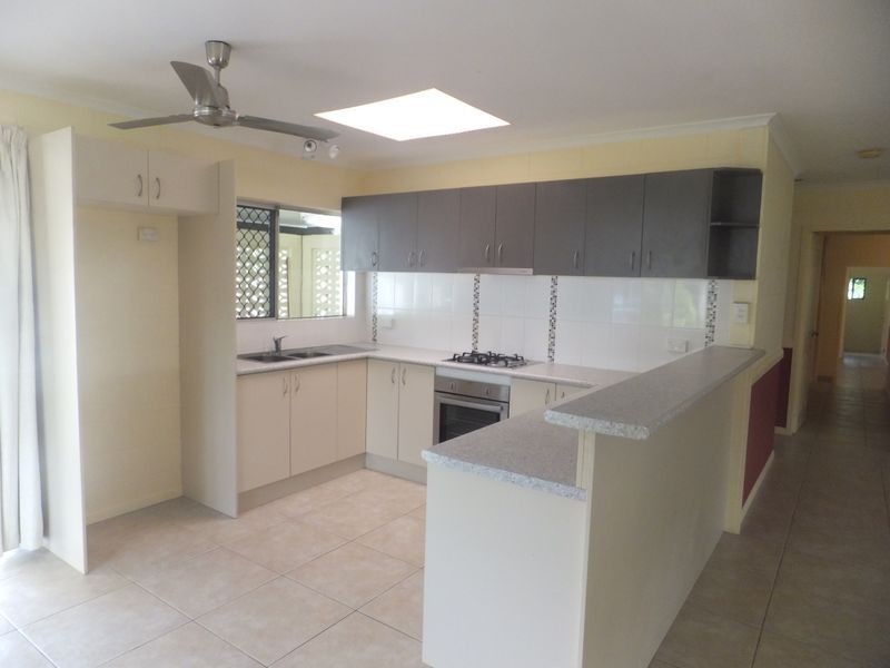 9 Cantal Close, Smithfield QLD 4878