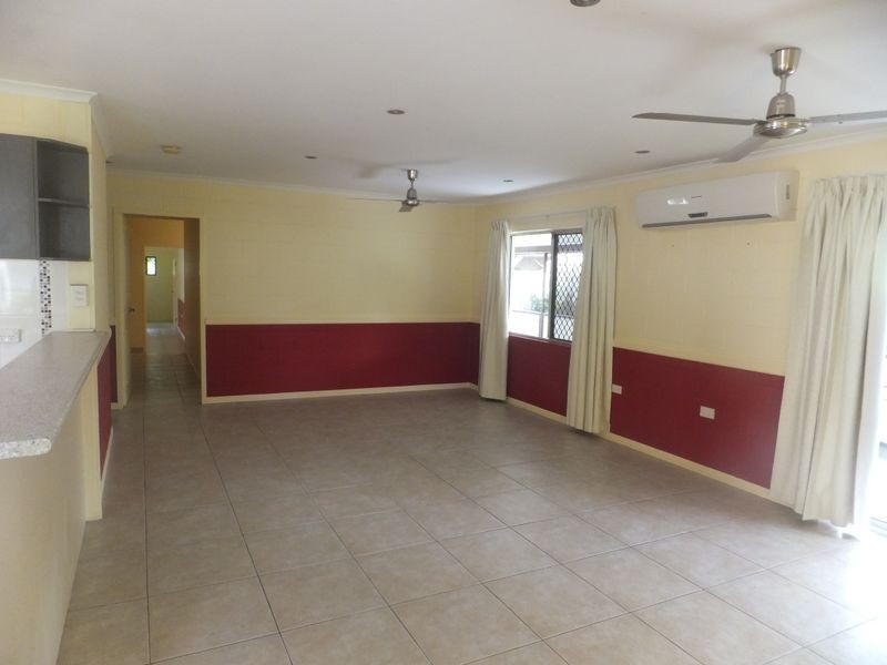 9 Cantal Close, Smithfield QLD 4878