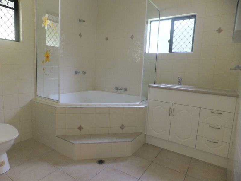 9 Cantal Close, Smithfield QLD 4878