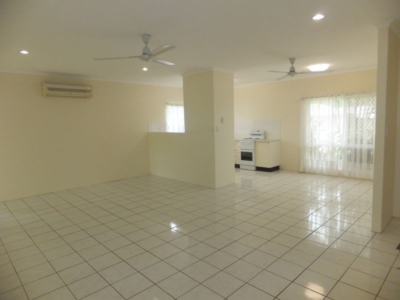 11 ROSEWOOD CLOSE, Redlynch QLD 4870