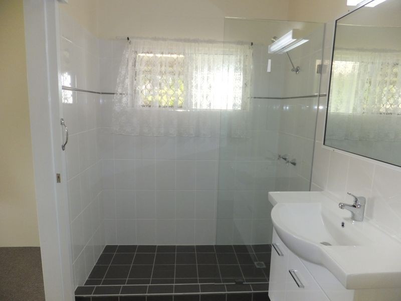 11 ROSEWOOD CLOSE, Redlynch QLD 4870