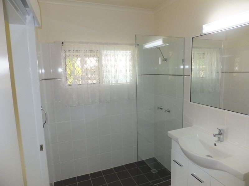 11 ROSEWOOD CLOSE, Redlynch QLD 4870