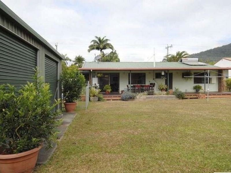 12 Stanton Rd, Smithfield QLD 4878