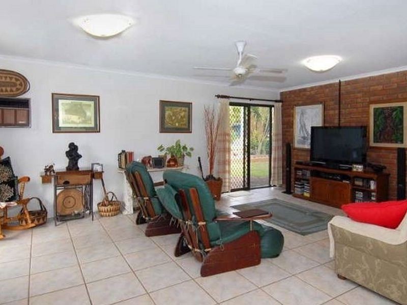 12 Stanton Rd, Smithfield QLD 4878