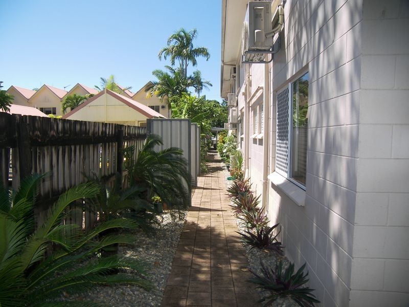 1/33 Rutherford Street, Yorkeys Knob QLD 4878