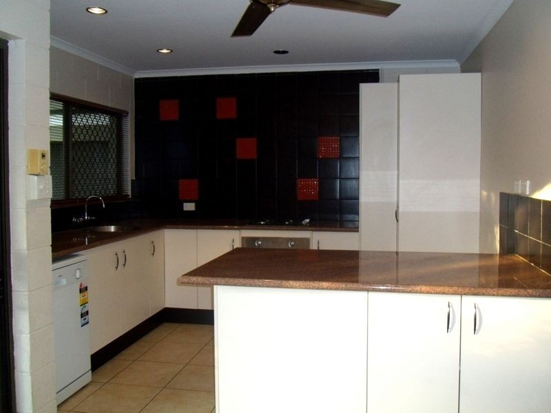 42 Madang Street, Trinity Beach QLD 4879