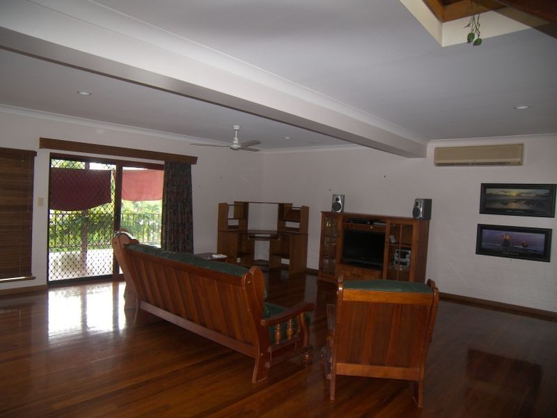 2 Rockton Place, Mooroobool QLD 4870