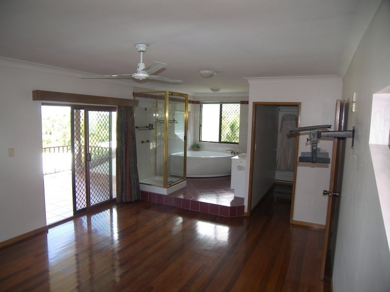 2 Rockton Place, Mooroobool QLD 4870