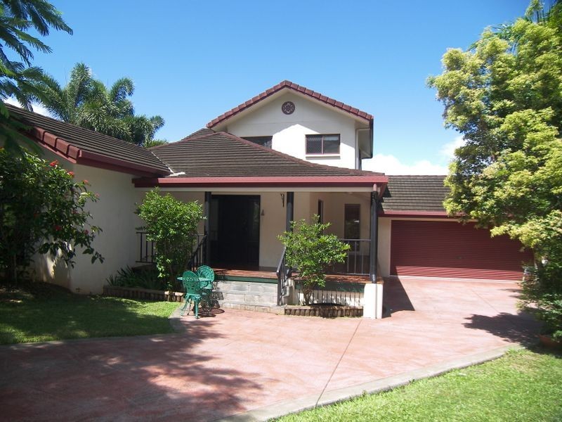 2 Rockton Place, Mooroobool QLD 4870