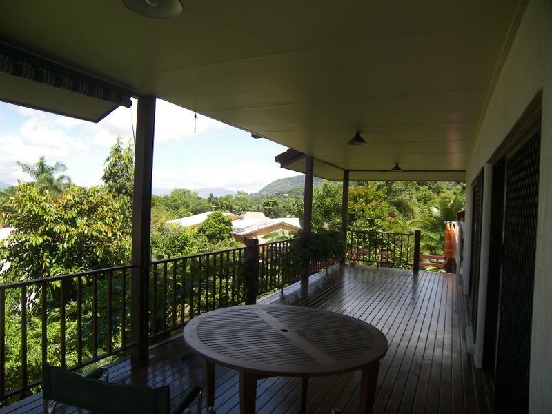 2 Rockton Place, Mooroobool QLD 4870