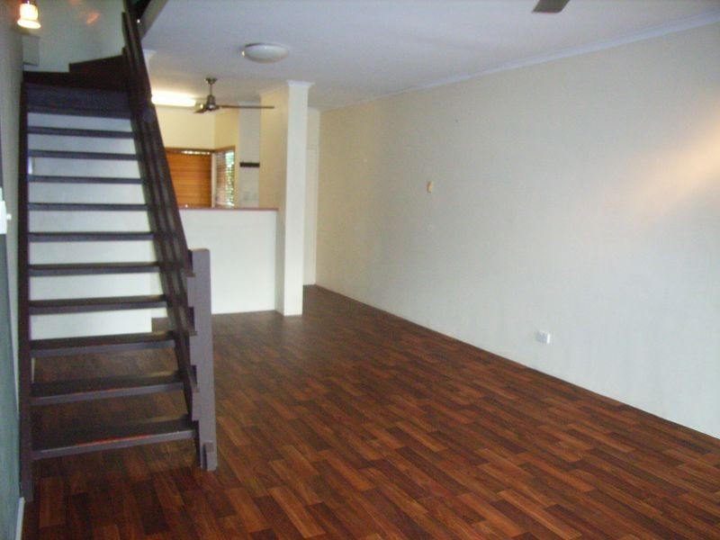 4/13 Balaclava Rd, Earlville QLD 4870