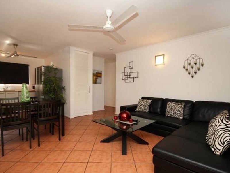 2/5 Simbai Close, Trinity Beach QLD 4879