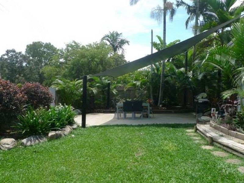 2/5 Simbai Close, Trinity Beach QLD 4879