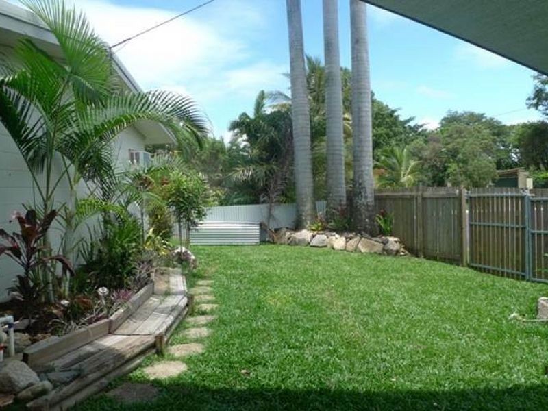 2/5 Simbai Close, Trinity Beach QLD 4879