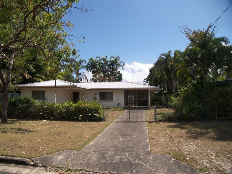 20 Golf Street, Yorkeys Knob QLD 4878