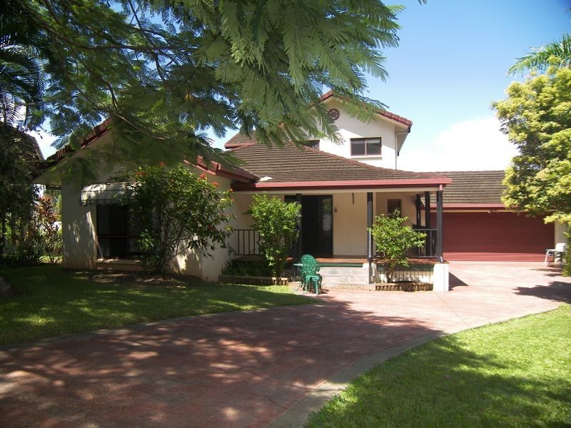 2 Rockton Place, Mooroobool QLD 4870