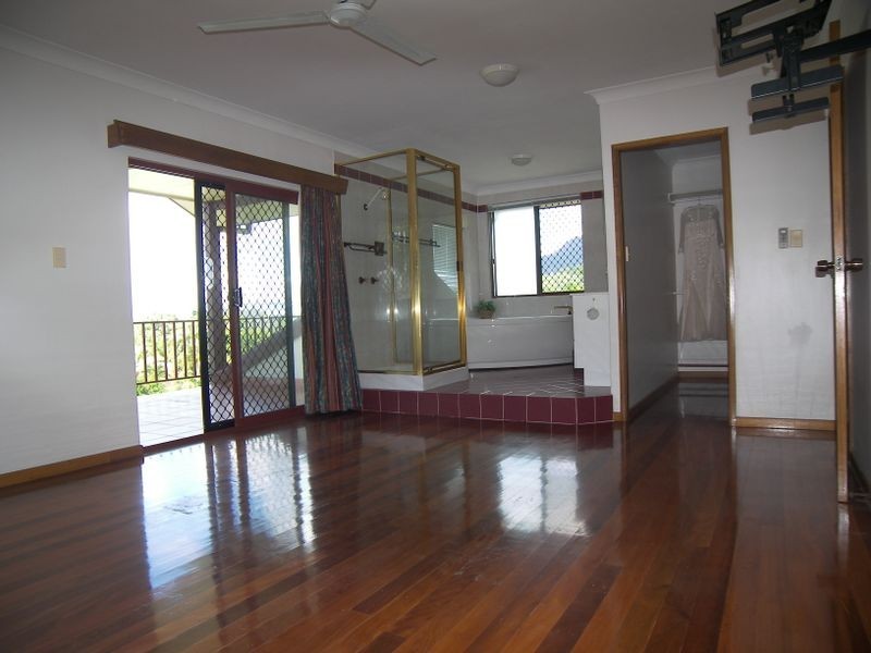 2 Rockton Place, Mooroobool QLD 4870