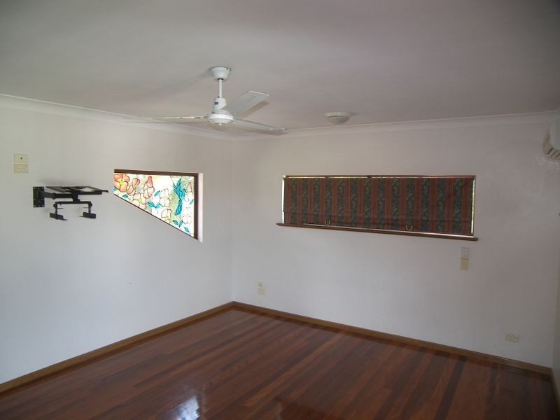 2 Rockton Place, Mooroobool QLD 4870