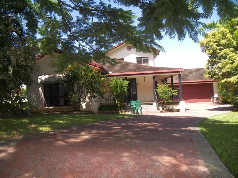 2 Rockton Place, Mooroobool QLD 4870