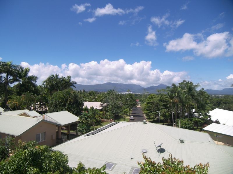 2 Rockton Place, Mooroobool QLD 4870