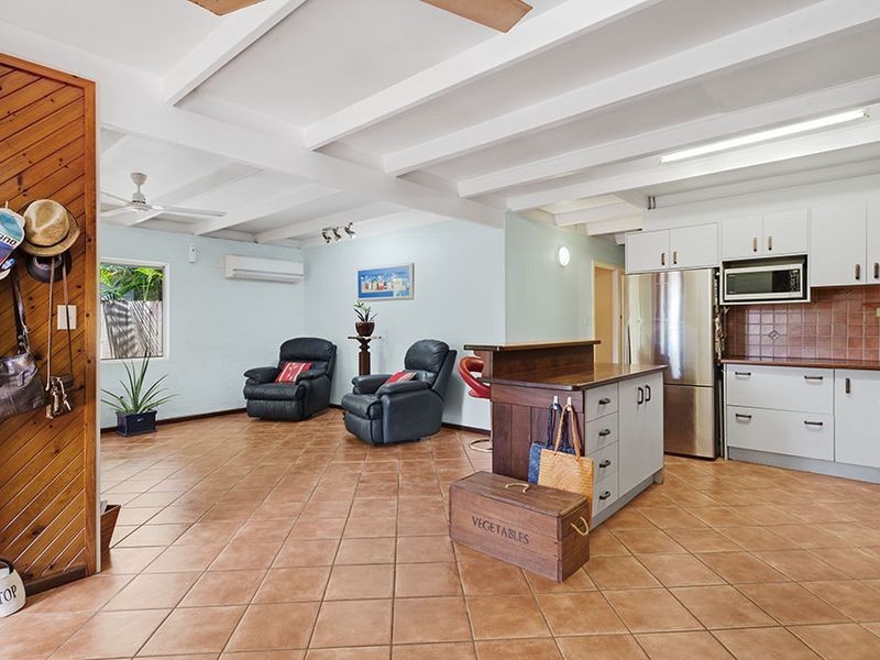 37 Morgan Street, Yorkeys Knob QLD 4878