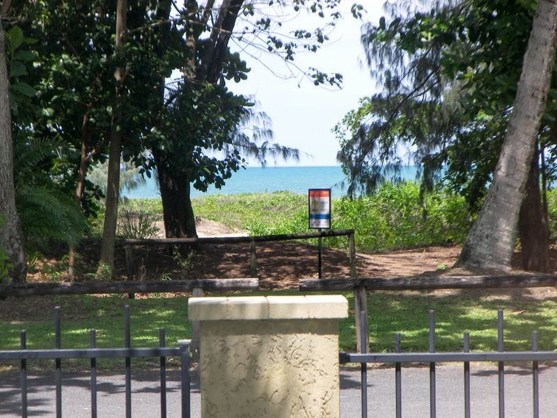 1/69 Sims Esplanade, Yorkeys Knob QLD 4878