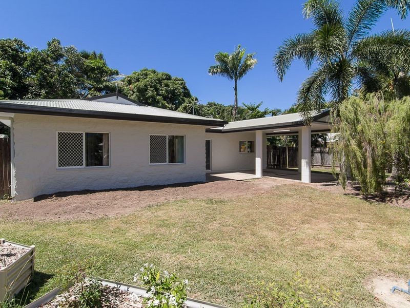 10 Shell Close, Kewarra Beach QLD 4879