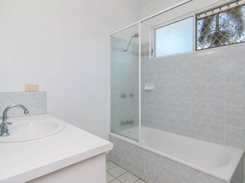 10 Shell Close, Kewarra Beach QLD 4879