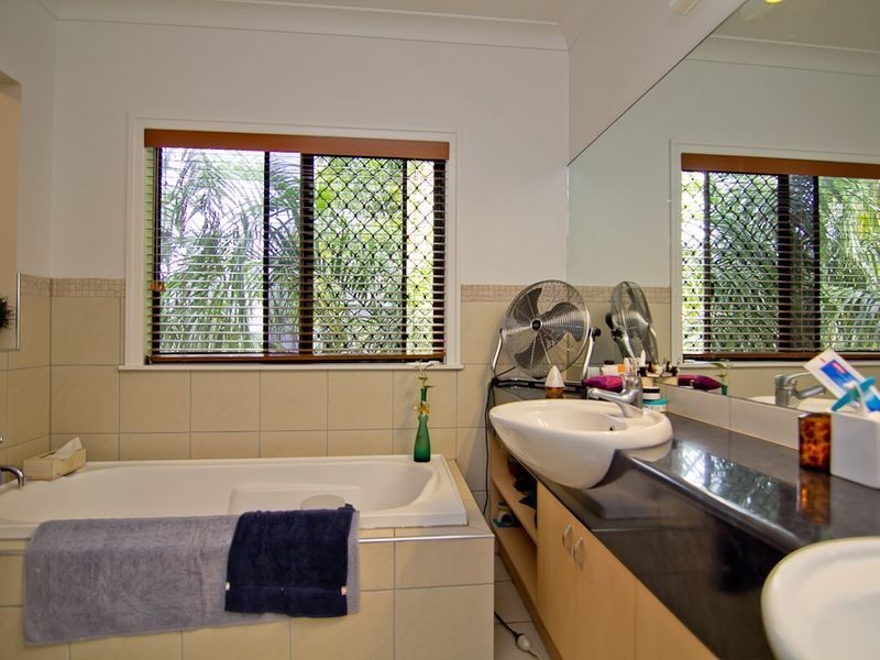 5/69 Sims Esplanade, Yorkeys Knob QLD 4878