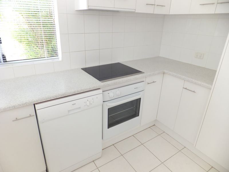 34 Parkinson Ave, Kewarra Beach QLD 4879