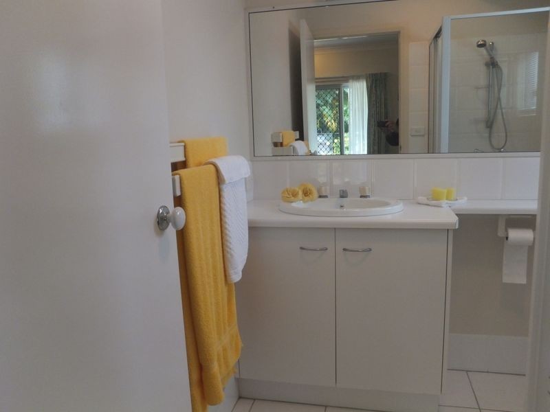 34 Parkinson Ave, Kewarra Beach QLD 4879