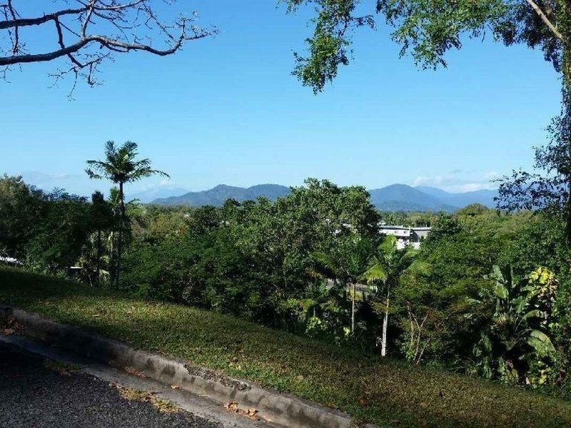 9 Ray Street, Yorkeys Knob QLD 4878