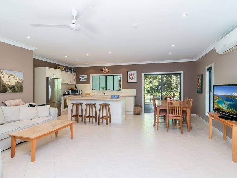 7 Hickory Street, Holloways Beach QLD 4878