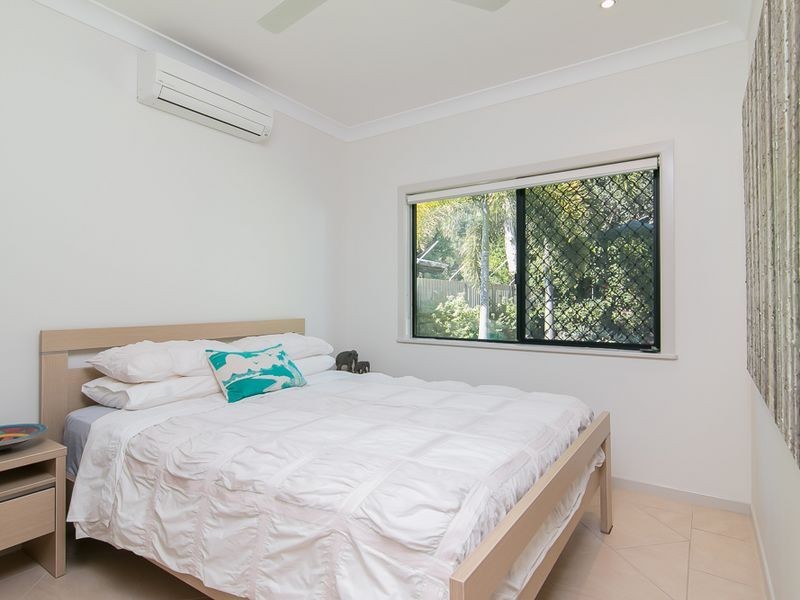 7 Hickory Street, Holloways Beach QLD 4878