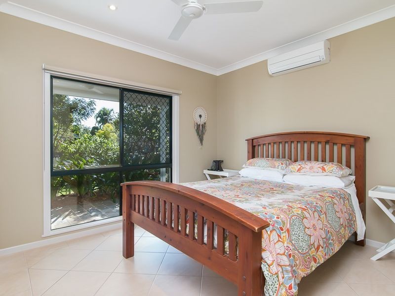7 Hickory Street, Holloways Beach QLD 4878