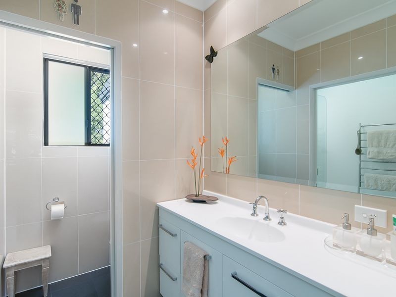 7 Hickory Street, Holloways Beach QLD 4878