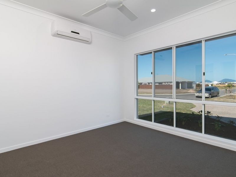 13 Bluecove Circuit, Trinity Park QLD 4879