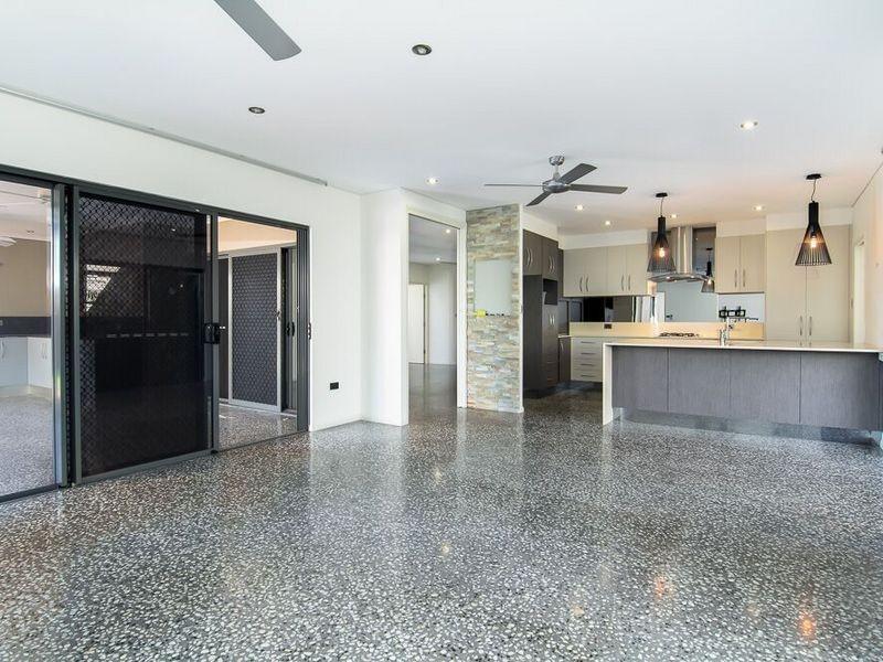 21 Hideaway Close, Palm Cove QLD 4879