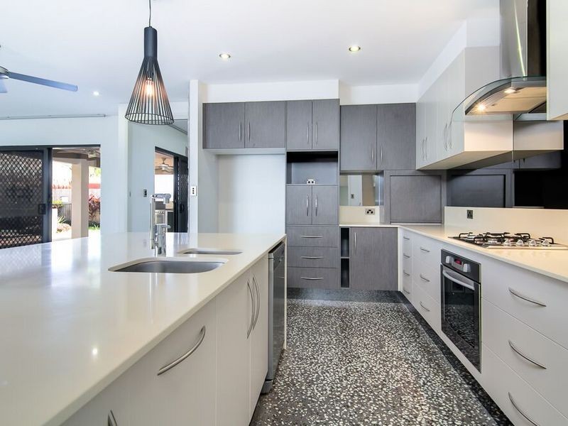 21 Hideaway Close, Palm Cove QLD 4879