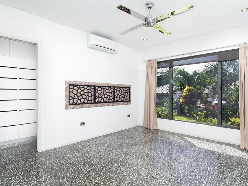 21 Hideaway Close, Palm Cove QLD 4879