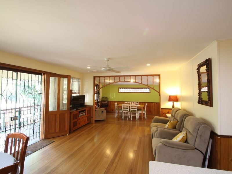 98 Russell Street, Edge Hill QLD 4870