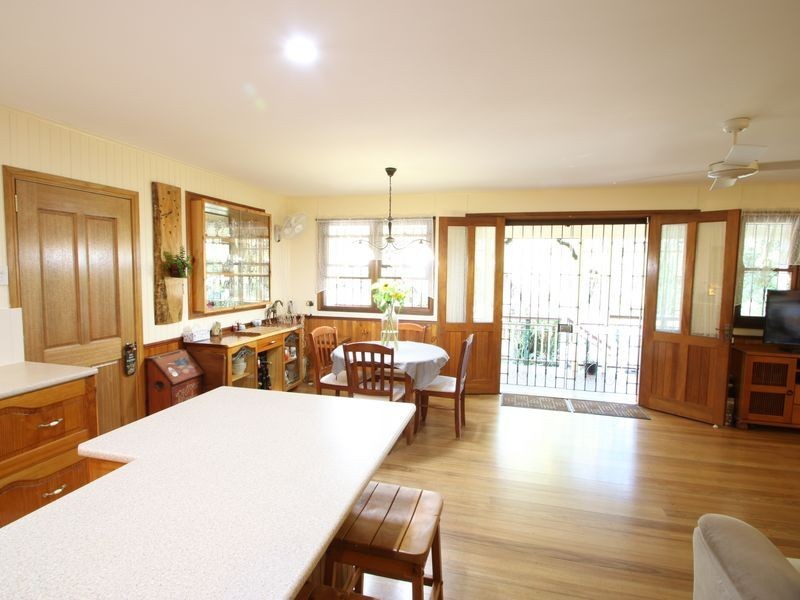 98 Russell Street, Edge Hill QLD 4870