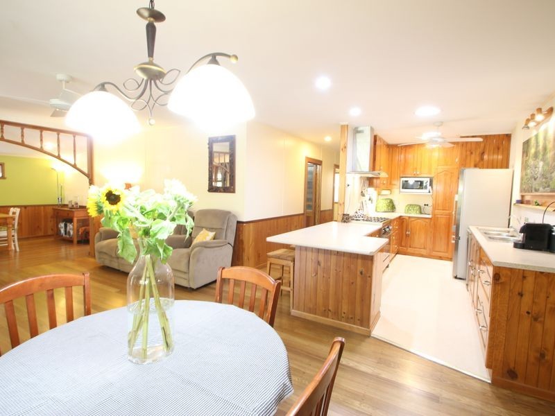 98 Russell Street, Edge Hill QLD 4870
