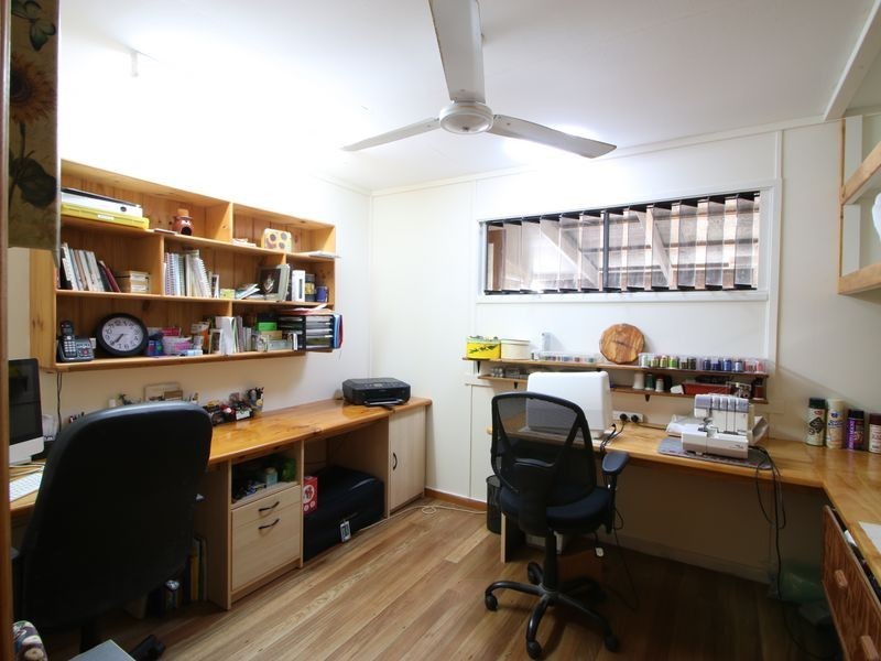 98 Russell Street, Edge Hill QLD 4870