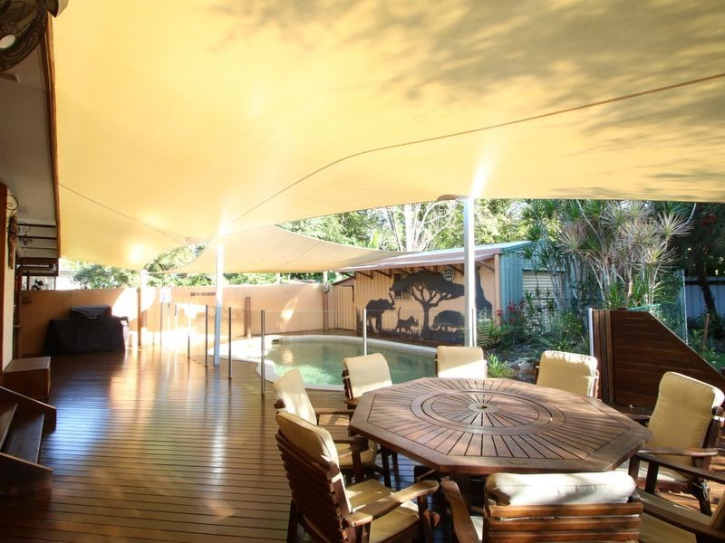 98 Russell Street, Edge Hill QLD 4870