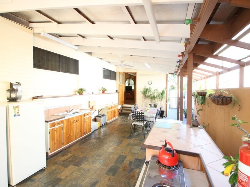 98 Russell Street, Edge Hill QLD 4870