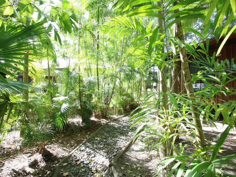 3 Legret Close, Clifton Beach QLD 4879