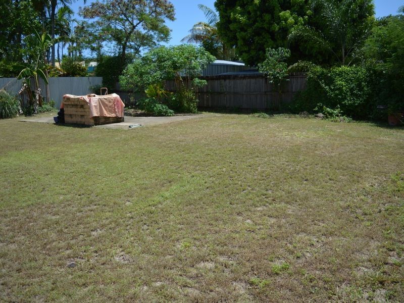 9 Fairway Street, Yorkeys Knob QLD 4878