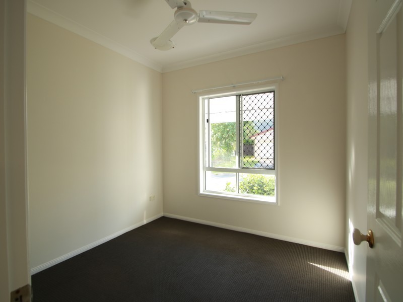 16 Sherwood Close, Brinsmead QLD 4870