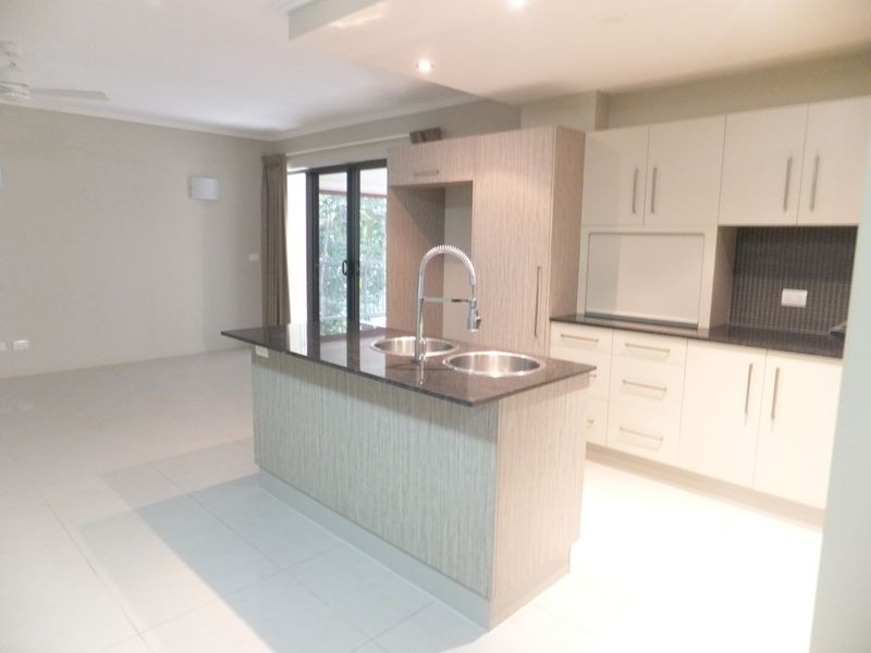 2/168 Moore Road, Kewarra Beach QLD 4879